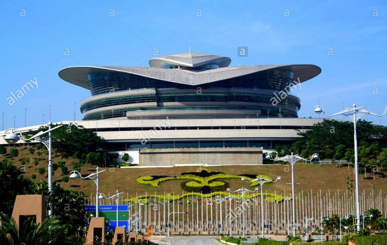 Conezion Residence Putrajaya Nearby Ioi City Mall Εξωτερικό φωτογραφία